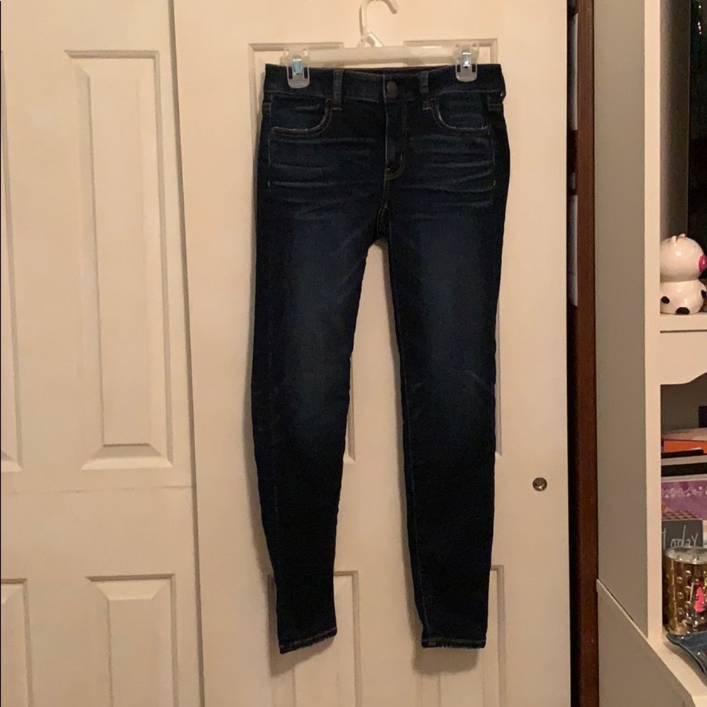 BRAND NEW American Eagle Dark Wash Jeans Size 4